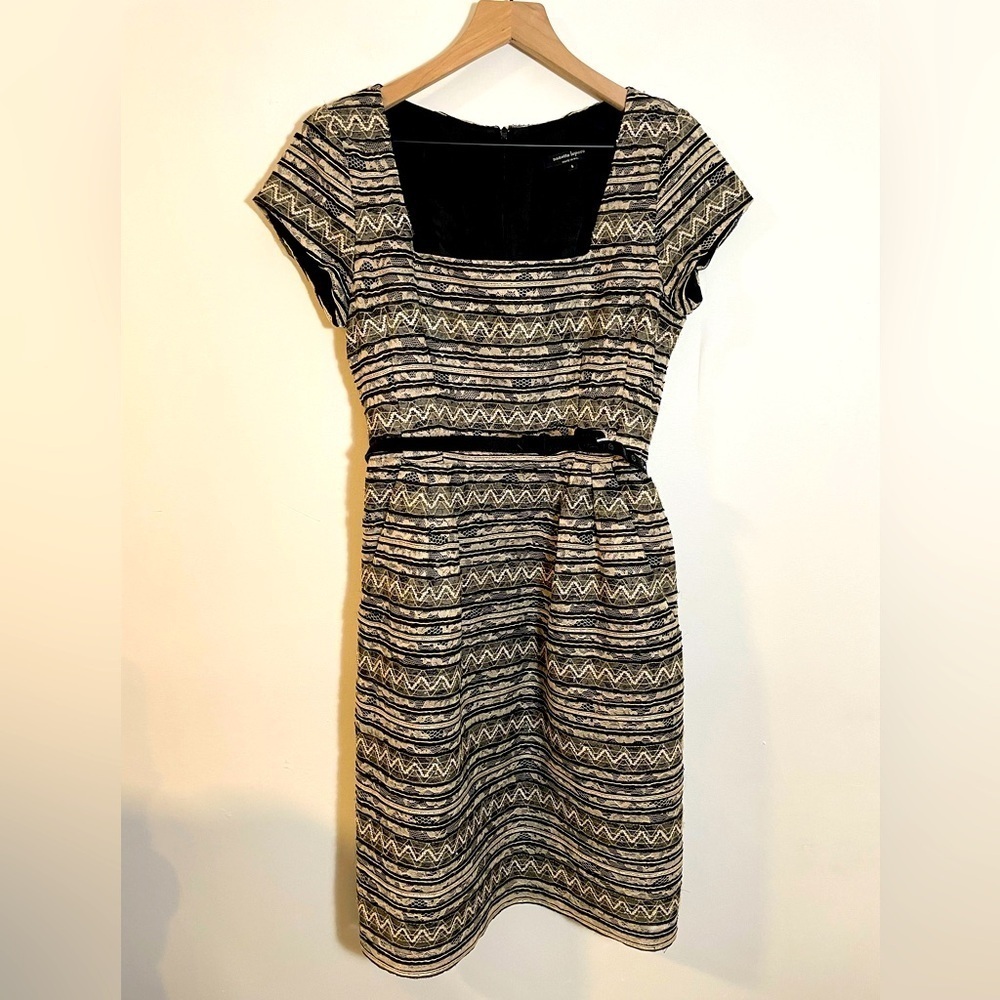 Nanette Lepore Belted Black Beige Lace Sheath Fitted Dress Size 6 Cocktail - Picture 1 of 12